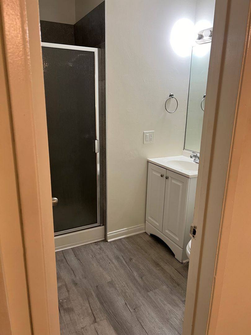 Apartment for rent at 1137 Campbell Ave, Glendale, CA 91207