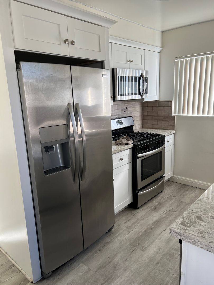 Apartment for rent at 1137 Campbell Ave, Glendale, CA 91207