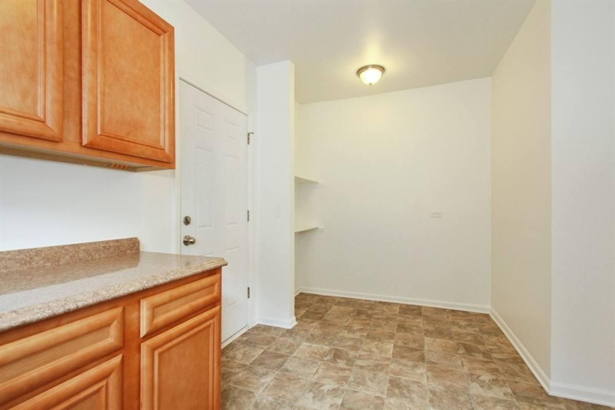 Apartment for rent at 7956 S Burnham Ave, Chicago, IL 60617