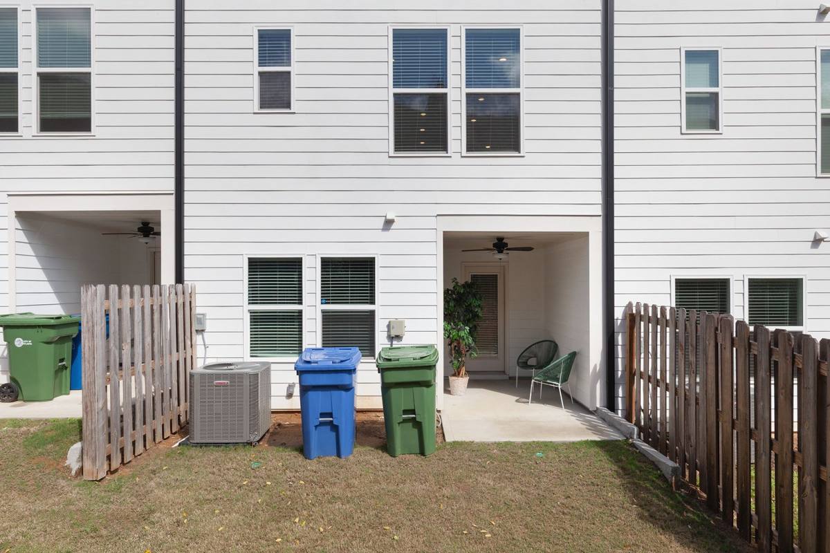 Townhouse for rent at 78 Werner Brook Way SW, Atlanta, GA 30354