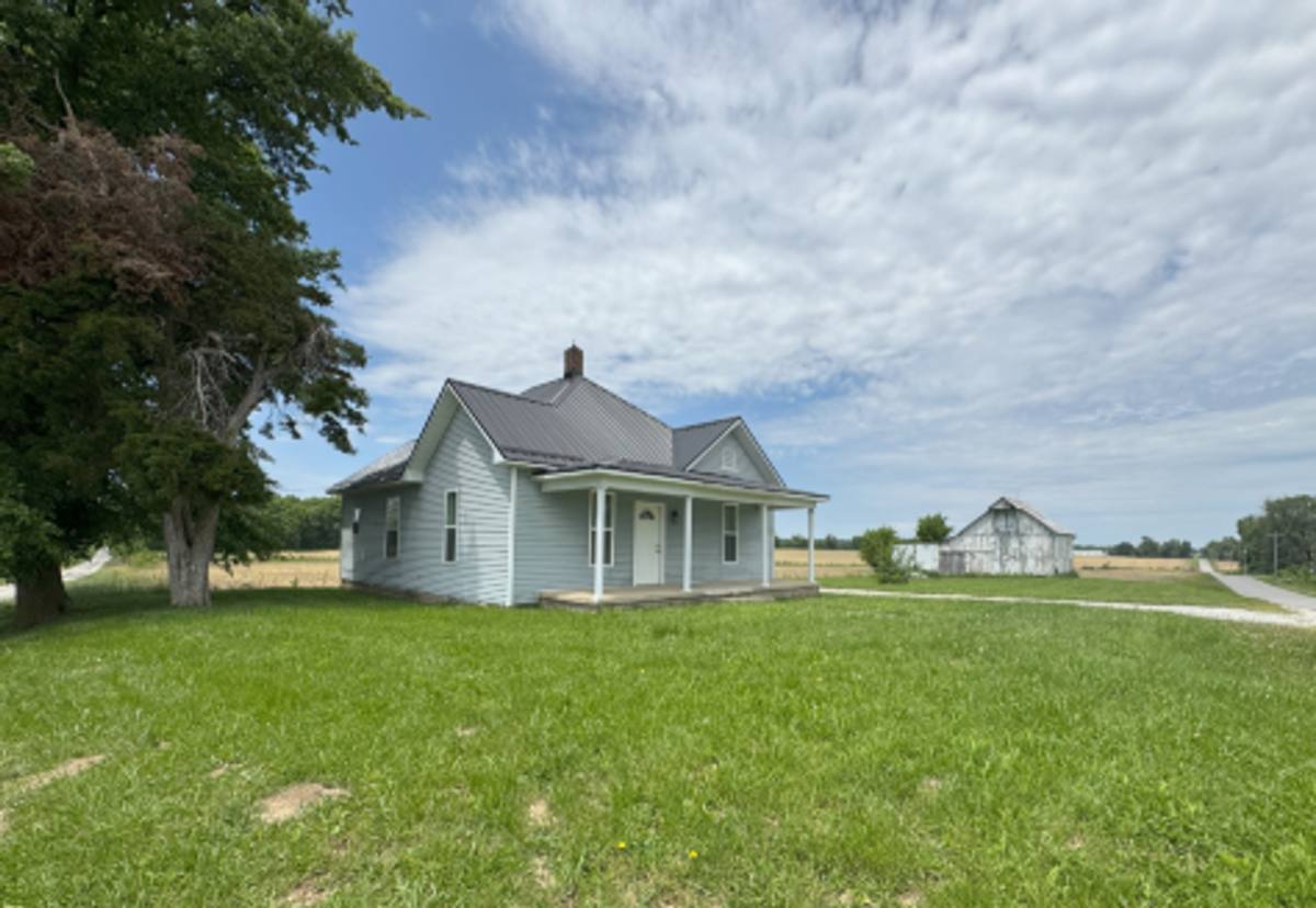 House for rent at 10992 S 500 W, Lewis, IN 47858
