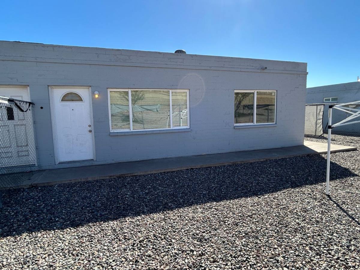 Townhouse for rent at 1126 N 27th St, Phoenix, AZ 85008