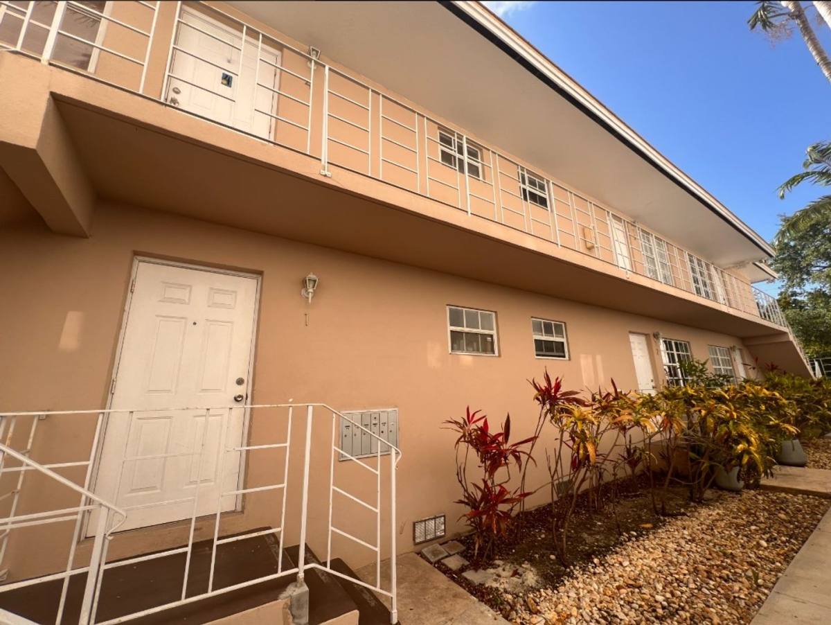 Apartment for rent at 520-524 Valencia Ave, Miami, FL 33134