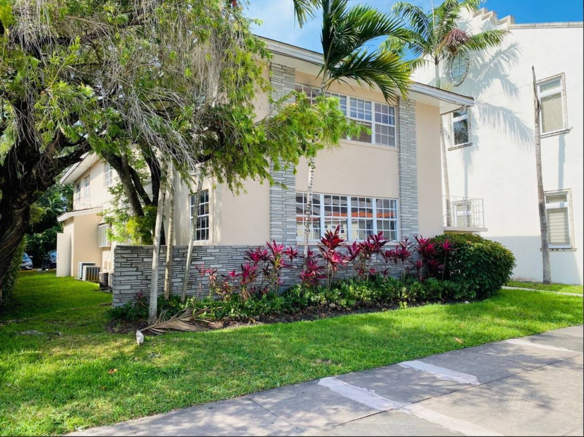 Apartment for rent at 520-524 Valencia Ave, Miami, FL 33134