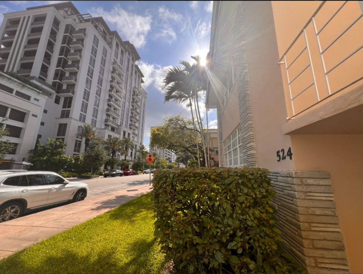 Apartment for rent at 520-524 Valencia Ave, Miami, FL 33134