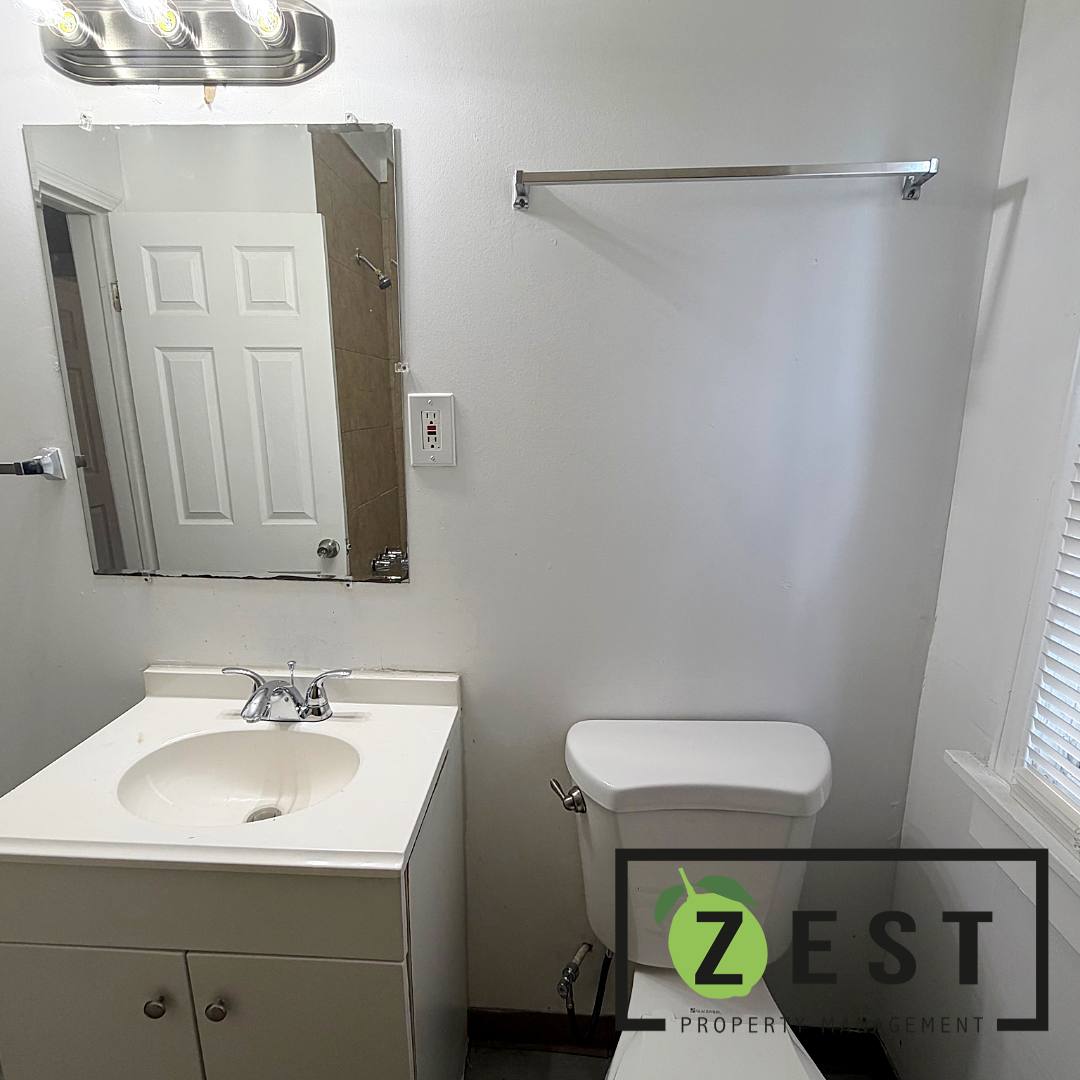 Apartment for rent at 15765 Washburn, Detroit, MI 48238