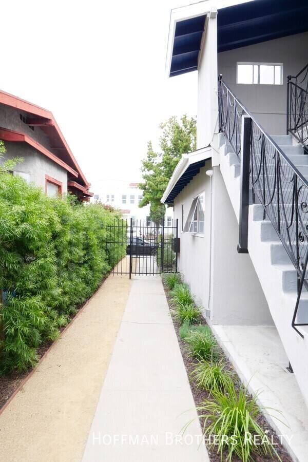 Apartment for rent at 3005 Normandie Ave #6, Los Angeles, CA 90007