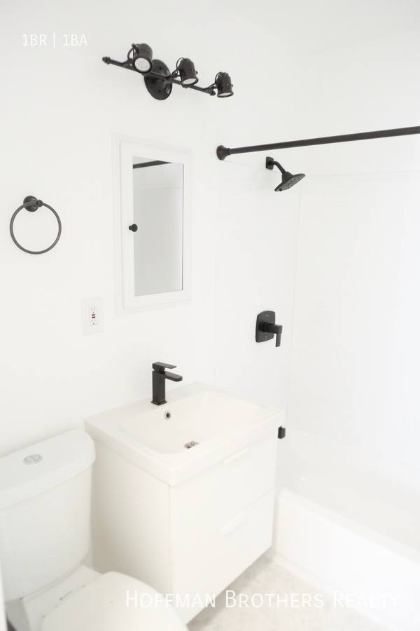 Apartment for rent at 3005 Normandie Ave #6, Los Angeles, CA 90007