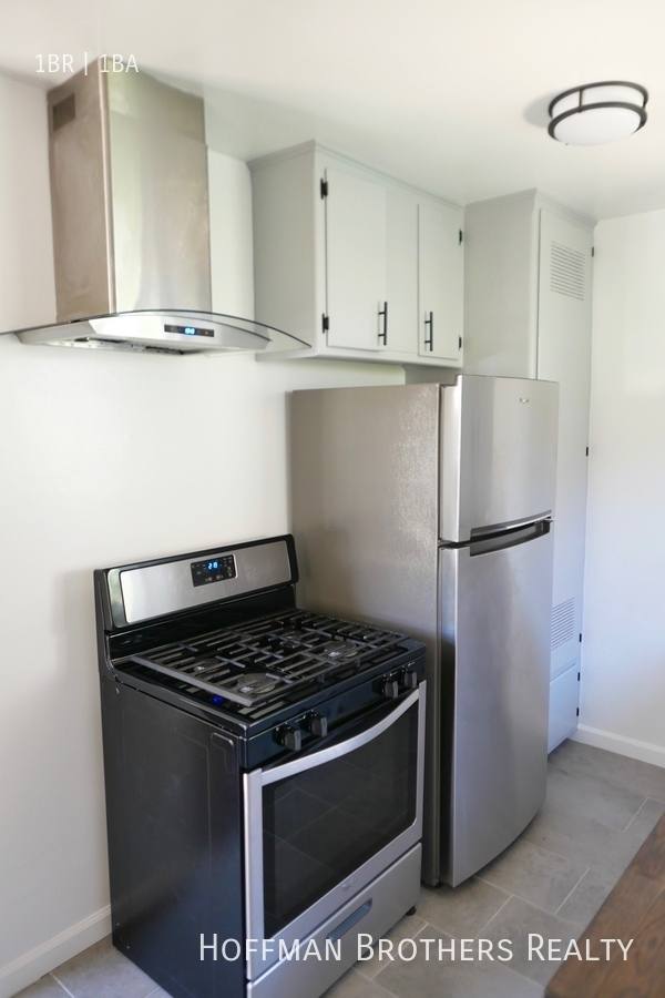 Apartment for rent at 3005 Normandie Ave #6, Los Angeles, CA 90007