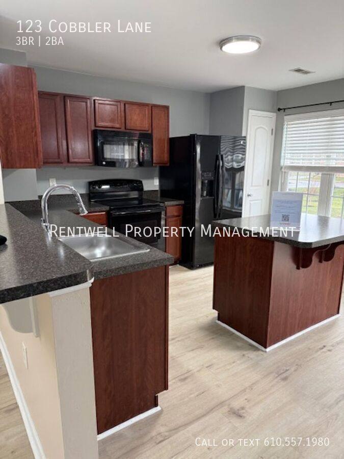 Townhouse for rent at 123 Cobbler Lane, Pottstown, PA 19464