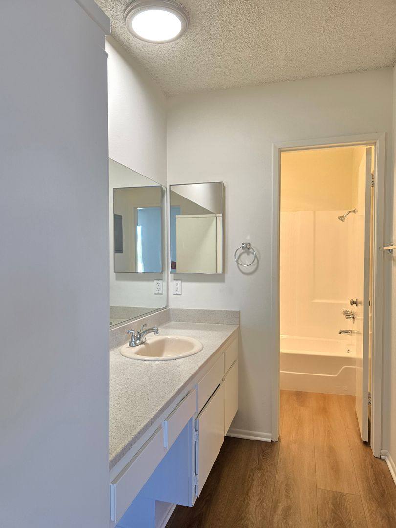 Apartment for rent at 801 E Palmer Ave, Glendale, CA 91205