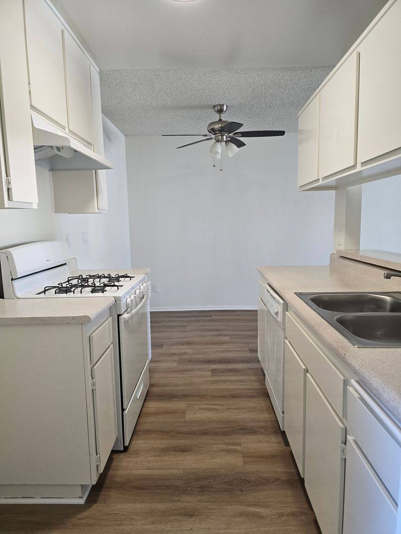 Apartment for rent at 801 E Palmer Ave, Glendale, CA 91205