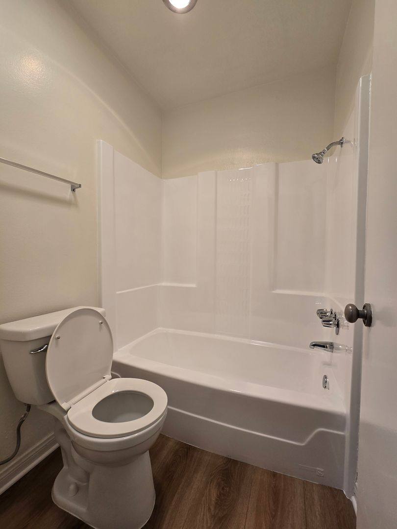 Apartment for rent at 801 E Palmer Ave, Glendale, CA 91205