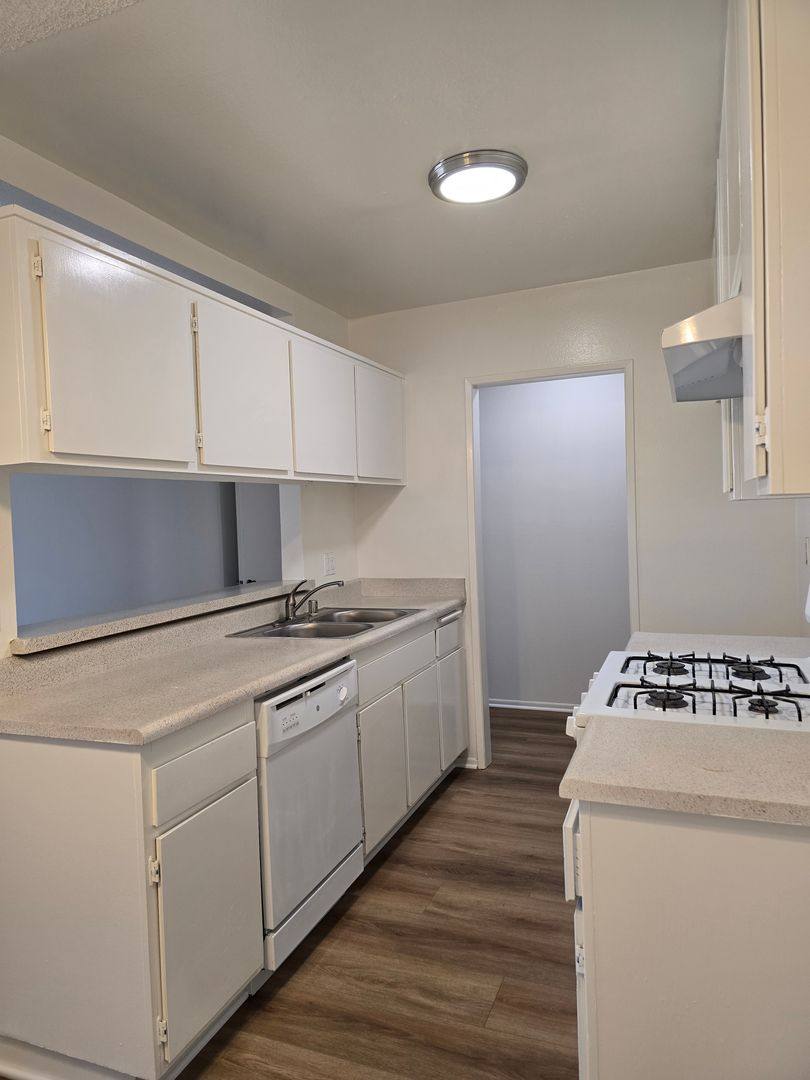 Apartment for rent at 801 E Palmer Ave, Glendale, CA 91205