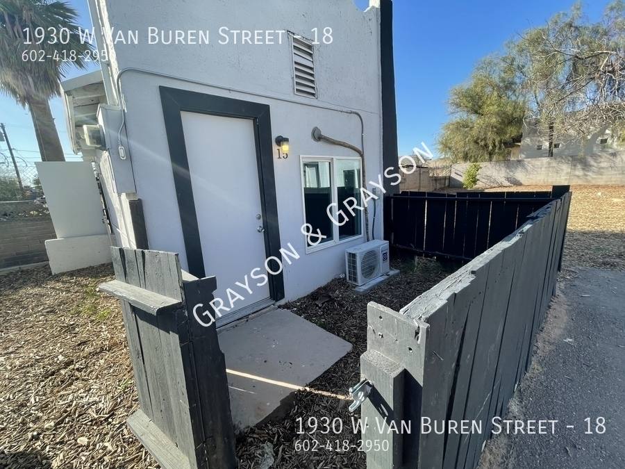Apartment for rent at 1930 W Van Buren St #18, Phoenix, AZ 85009