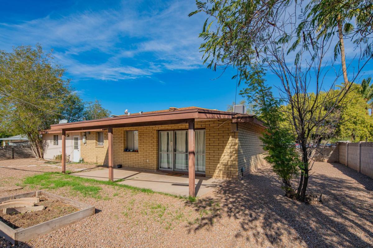 Apartment for rent at 1047 E Alameda Dr, Tempe, AZ 85282