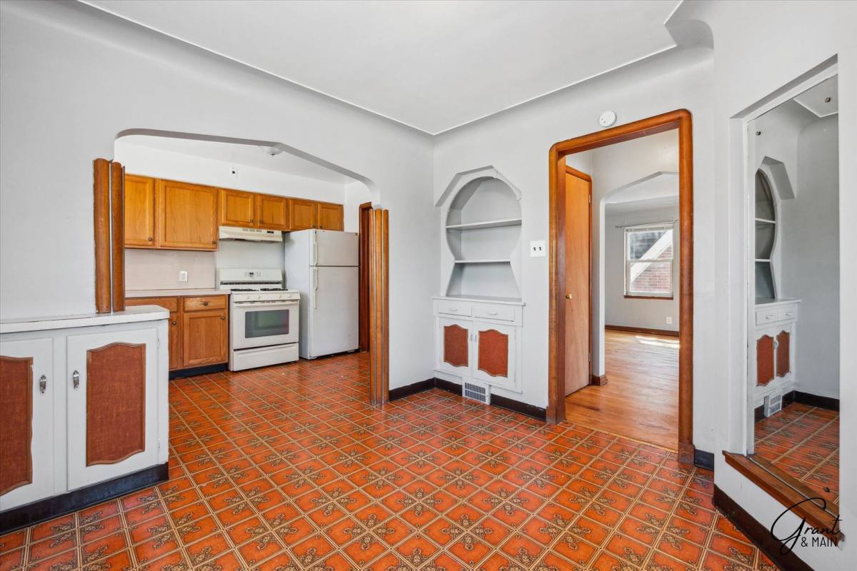 Apartment for rent at 5076 Chalmers, Detroit, MI 48213