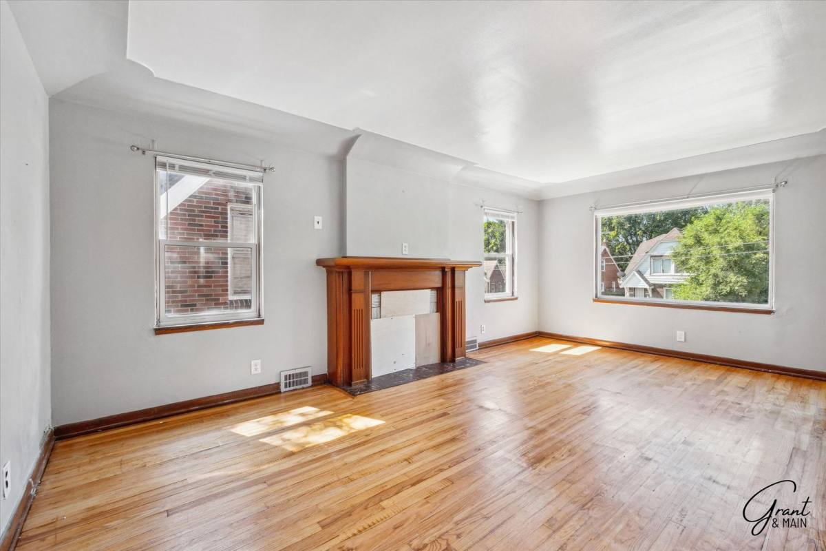 Apartment for rent at 5076 Chalmers, Detroit, MI 48213