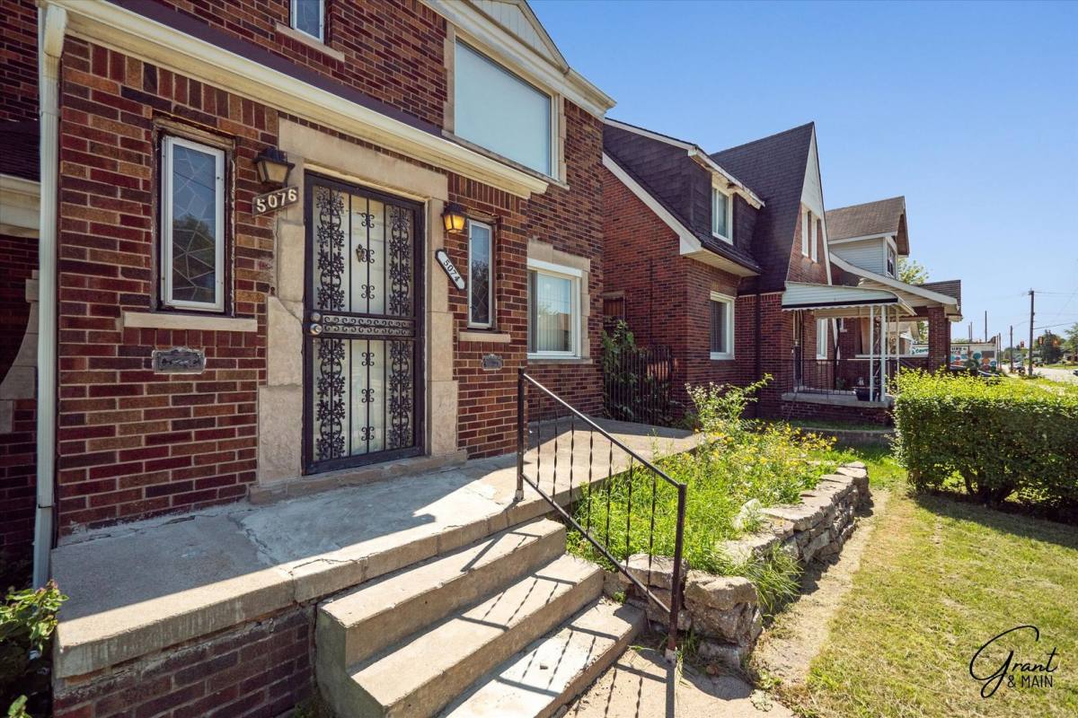 Apartment for rent at 5076 Chalmers, Detroit, MI 48213