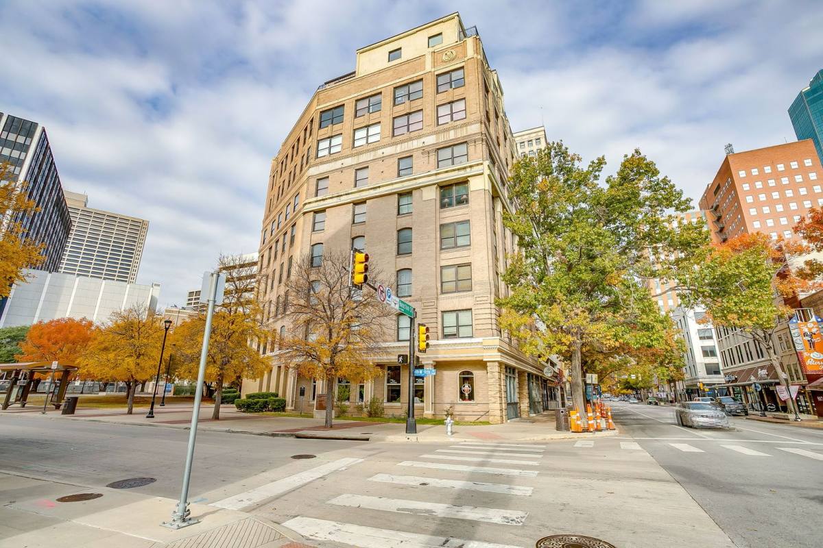 Apartment for rent at 910 Houston St, Fort Worth, TX 76102
