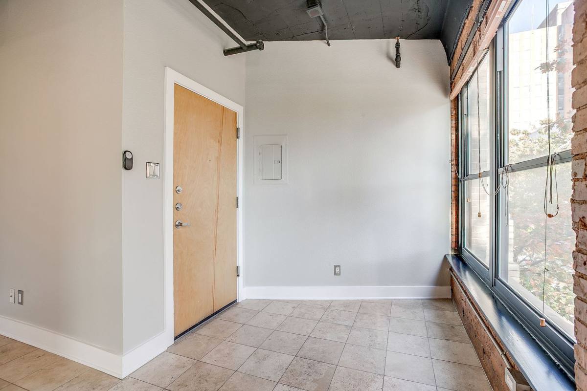 Apartment for rent at 910 Houston St, Fort Worth, TX 76102