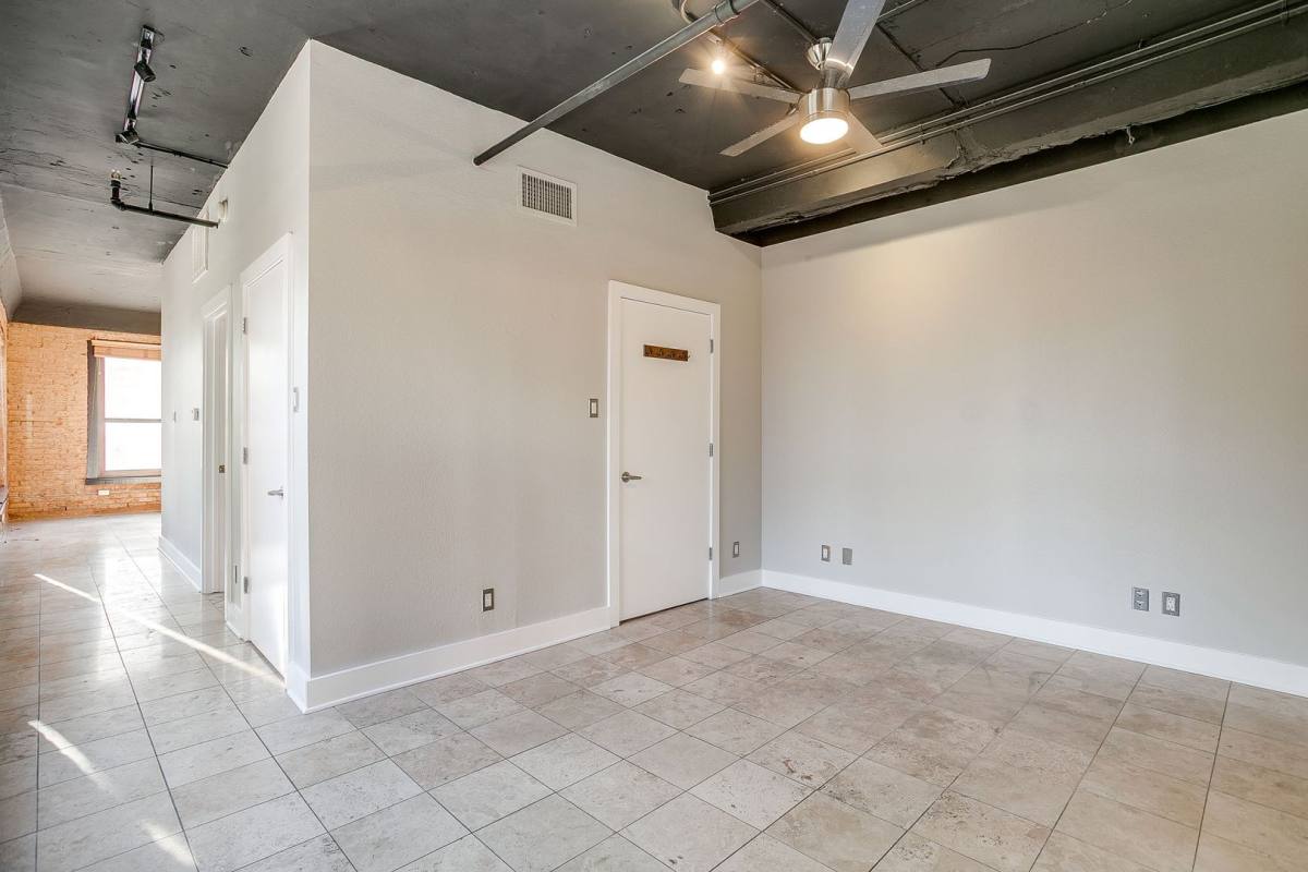 Apartment for rent at 910 Houston St, Fort Worth, TX 76102