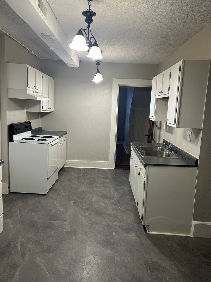 Apartment for rent at 413 3rd St SW, Mount Vernon, IA 52314