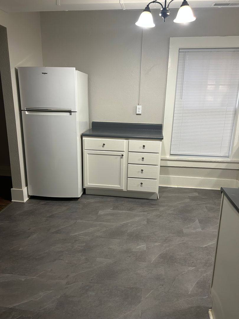 Apartment for rent at 413 3rd St SW, Mount Vernon, IA 52314