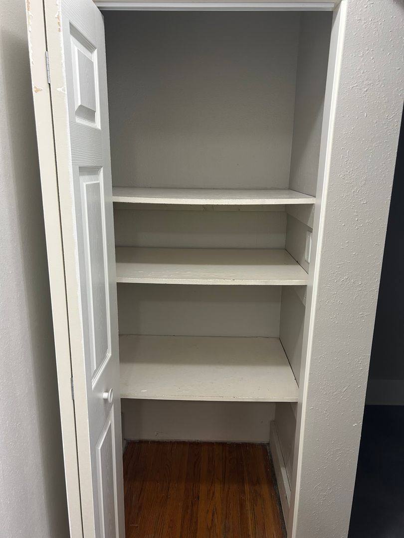 Apartment for rent at 413 3rd St SW, Mount Vernon, IA 52314