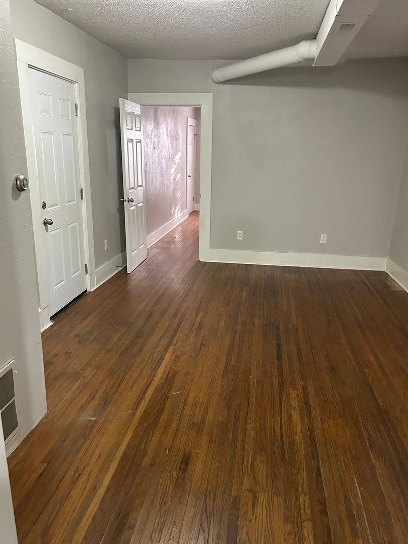 Apartment for rent at 413 3rd St SW, Mount Vernon, IA 52314