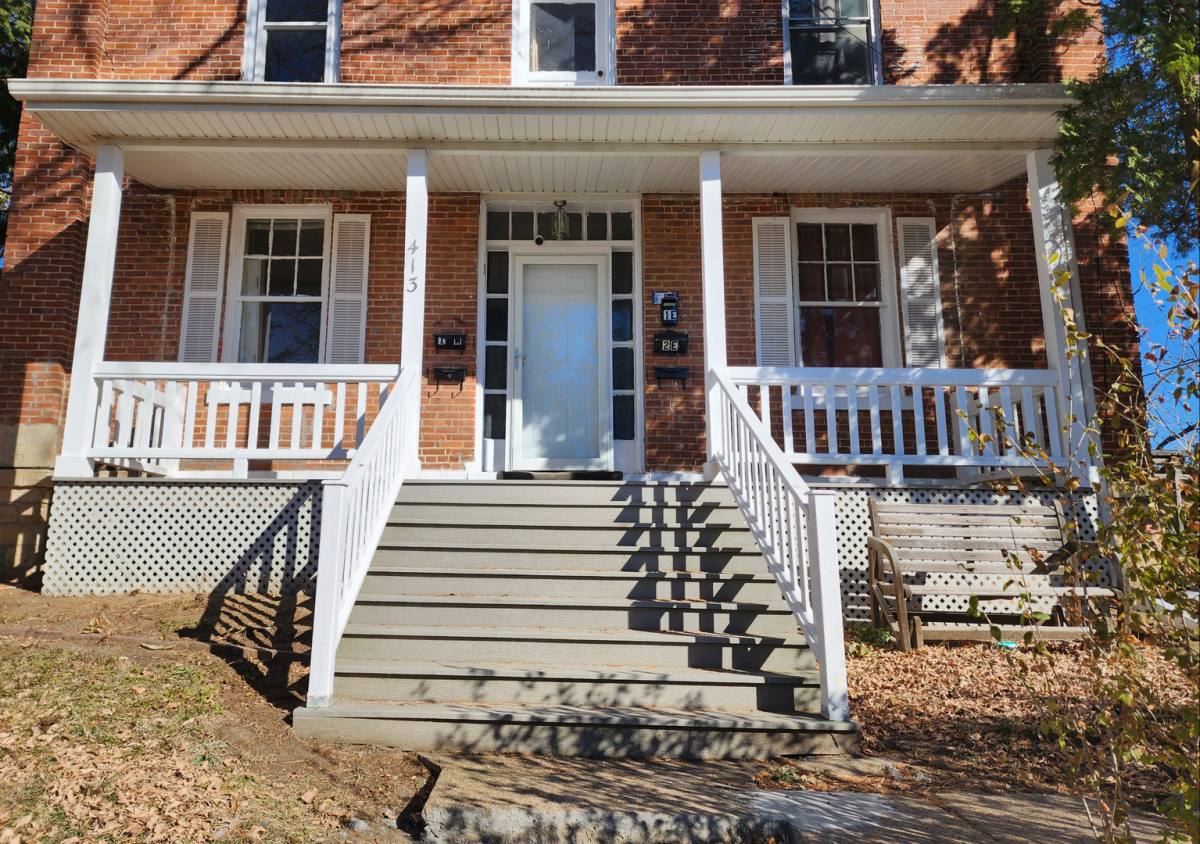 Apartment for rent at 413 3rd St SW, Mount Vernon, IA 52314