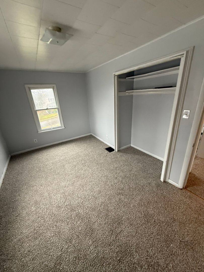 Apartment for rent at 479 B St, Sharon, PA 16146