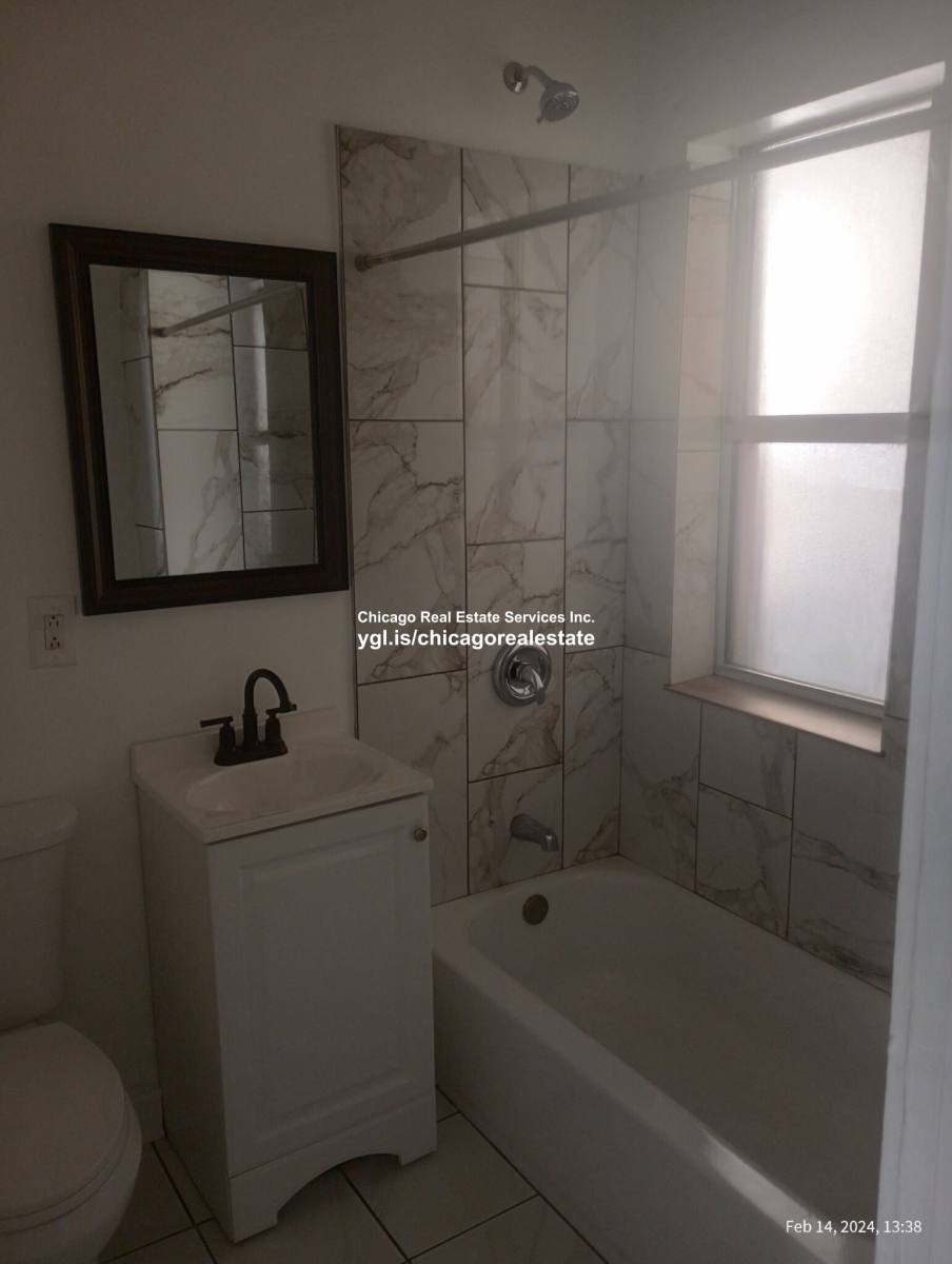 Apartment for rent at 5666 Ridge Ave #1S, Chicago, IL 60660