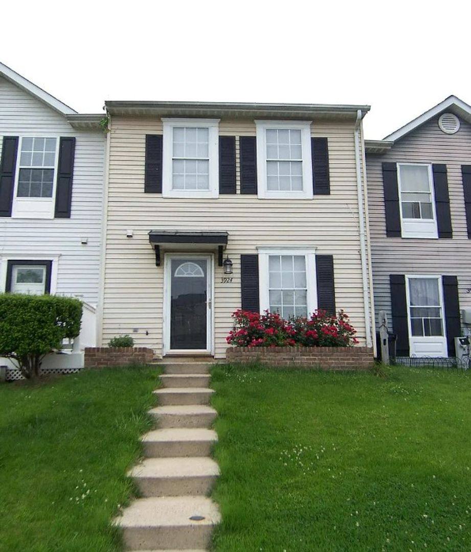 Townhouse for rent at 3924 Cutty Sark Rd, Middle River, MD 21220