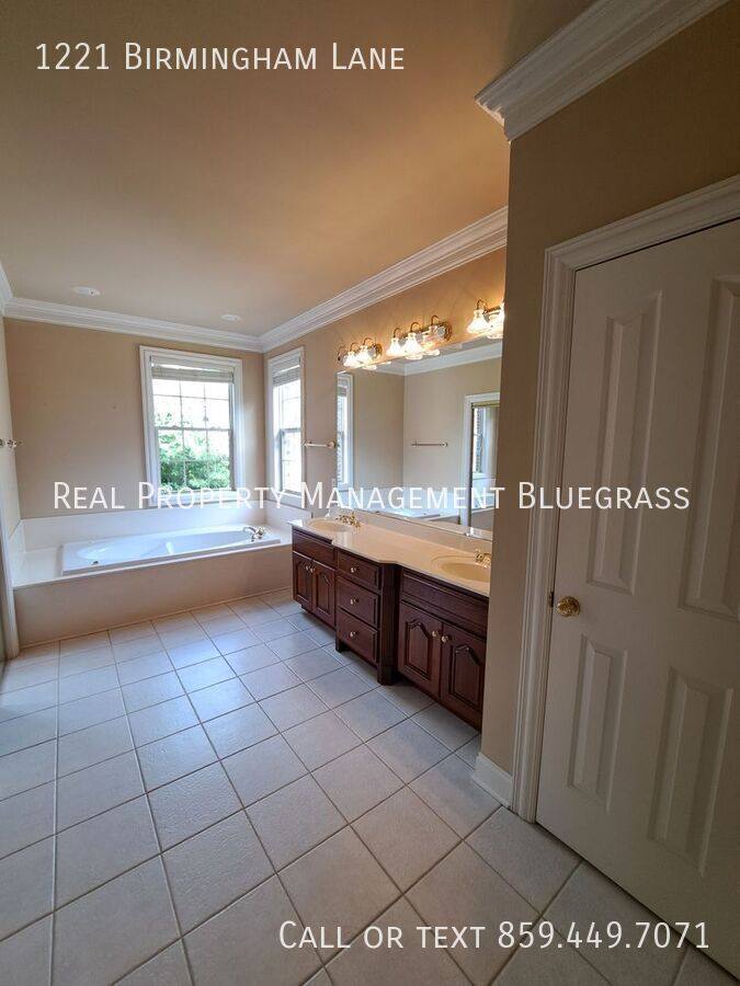 House for rent at 1221 Birmingham Lane, Lexington, KY 40513