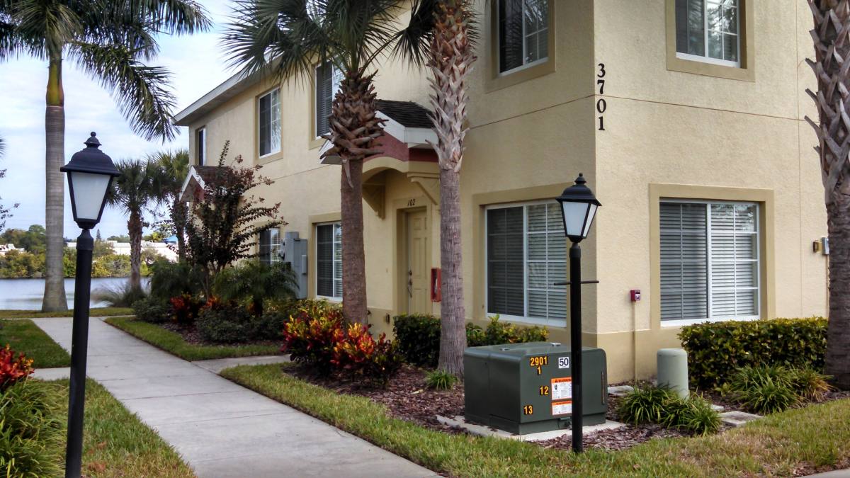 Townhouse for rent at 3701 45th Terrace W #LAKESIDE Village, Bradenton, FL 34210