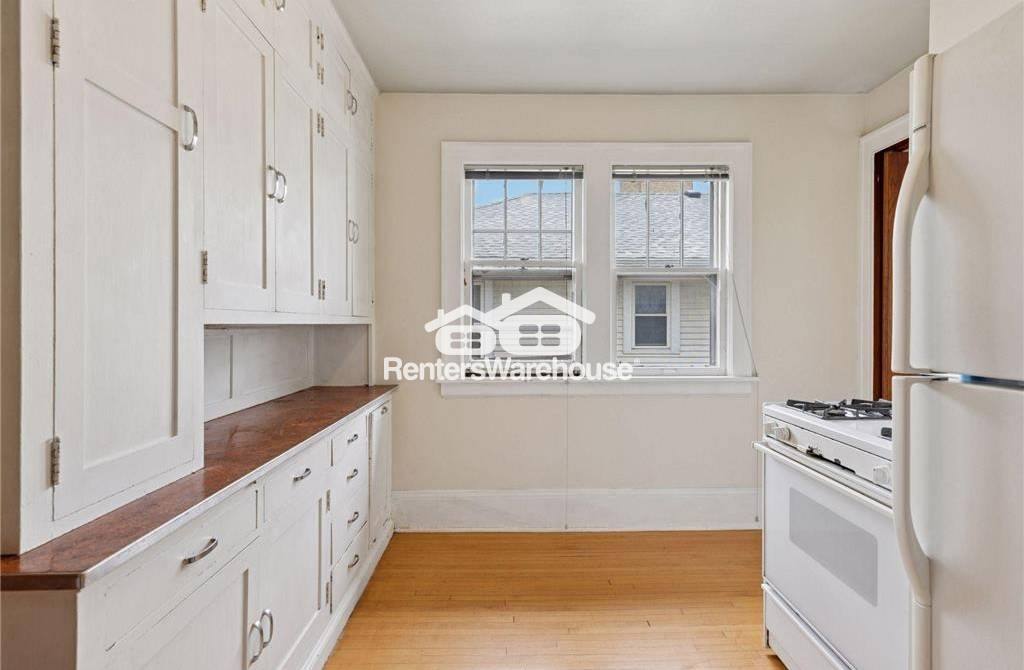 Townhouse for rent at 1601 Charles Ave, Saint Paul, MN 55104