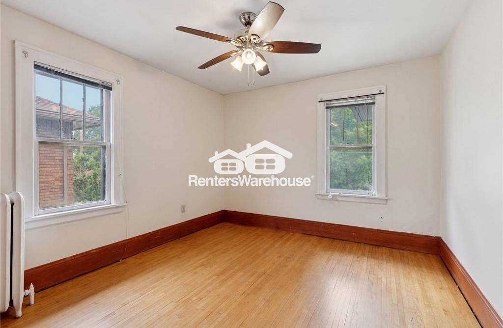 Townhouse for rent at 1601 Charles Ave, Saint Paul, MN 55104