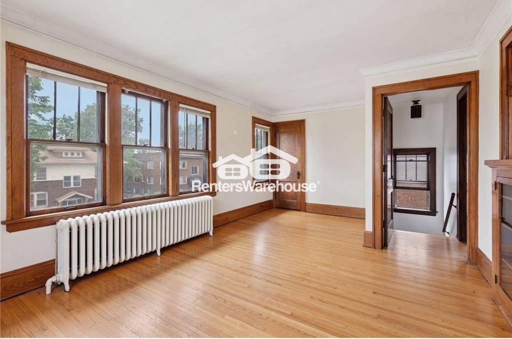 Townhouse for rent at 1601 Charles Ave, Saint Paul, MN 55104