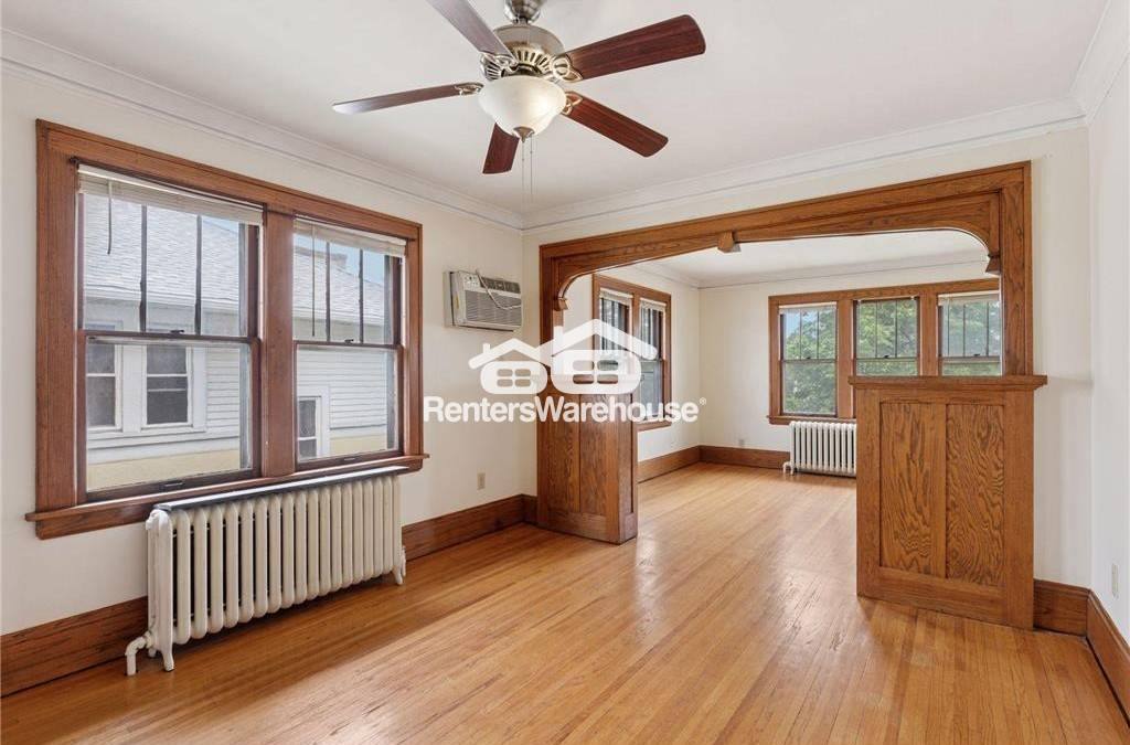 Townhouse for rent at 1601 Charles Ave, Saint Paul, MN 55104