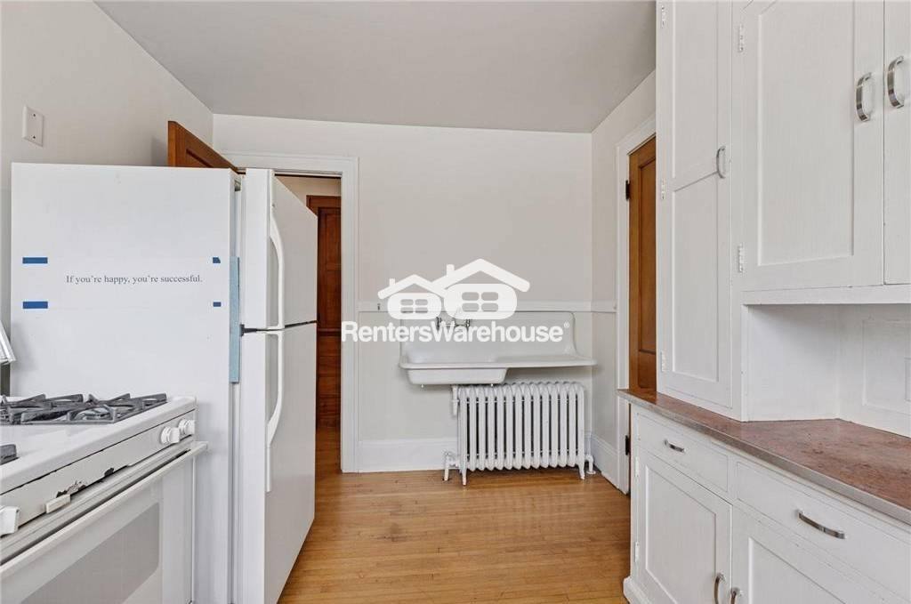 Townhouse for rent at 1601 Charles Ave, Saint Paul, MN 55104