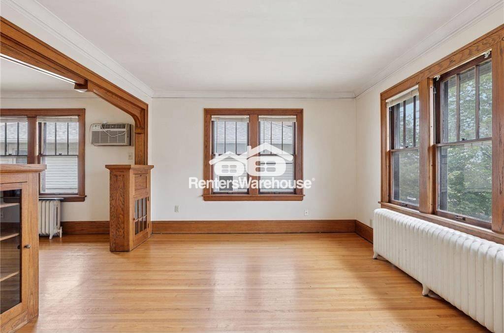 Townhouse for rent at 1601 Charles Ave, Saint Paul, MN 55104