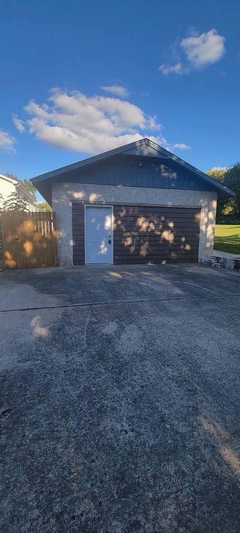 Apartment for rent at 900 1 2 N Garfield Ave, Sand Springs, OK 74063