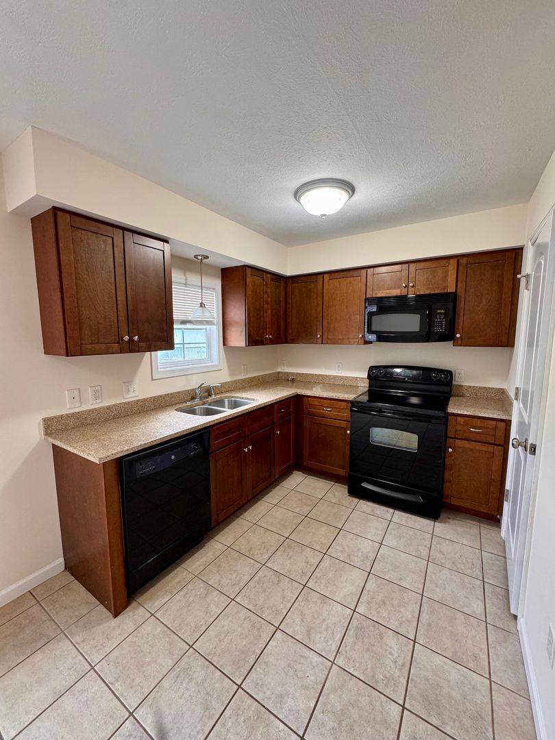 Apartment for rent at 1027 Shenandoah St, Harrisonburg, VA 22802