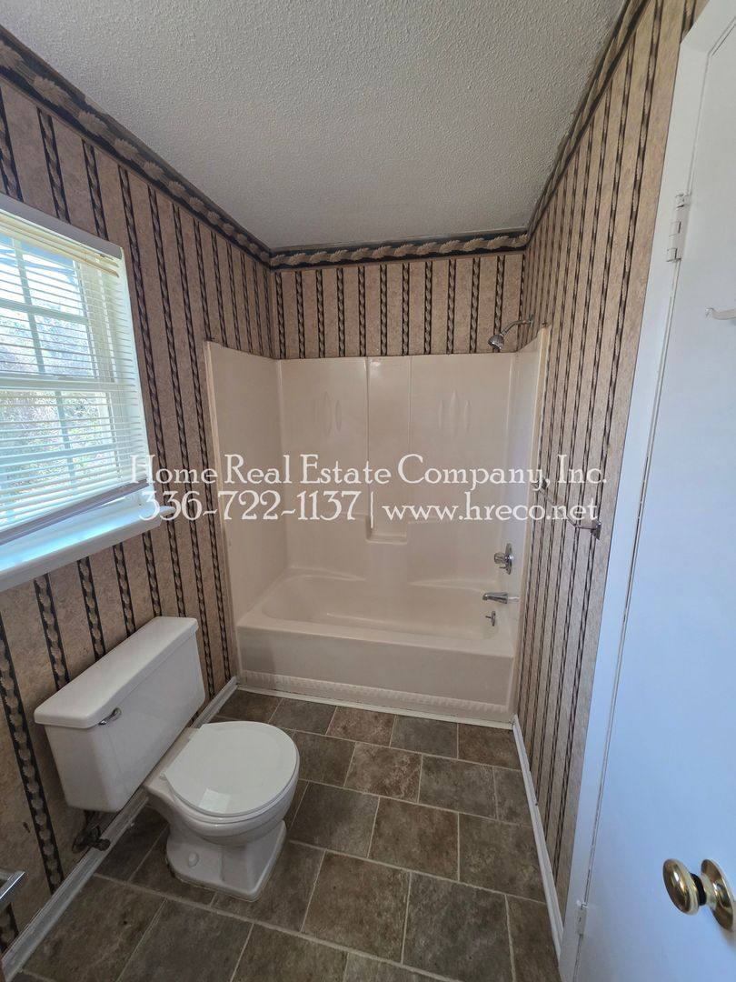 Apartment for rent at 3465 Valley Rd, Winston Salem, NC 27106