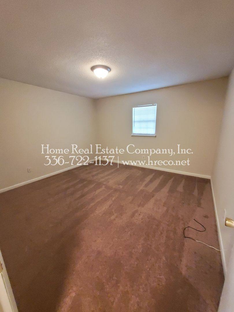 Apartment for rent at 3465 Valley Rd, Winston Salem, NC 27106