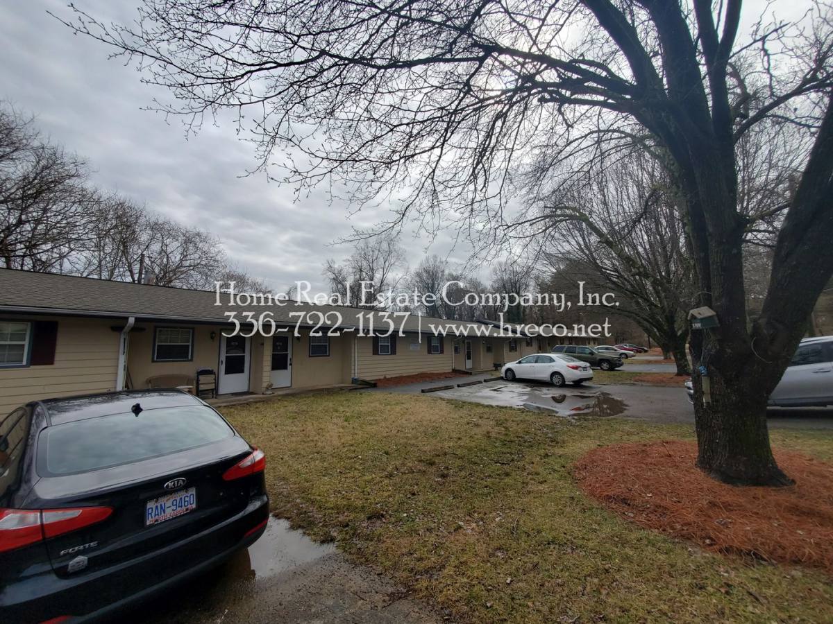 Apartment for rent at 3465 Valley Rd, Winston Salem, NC 27106