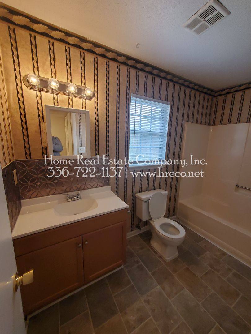 Apartment for rent at 3465 Valley Rd, Winston Salem, NC 27106