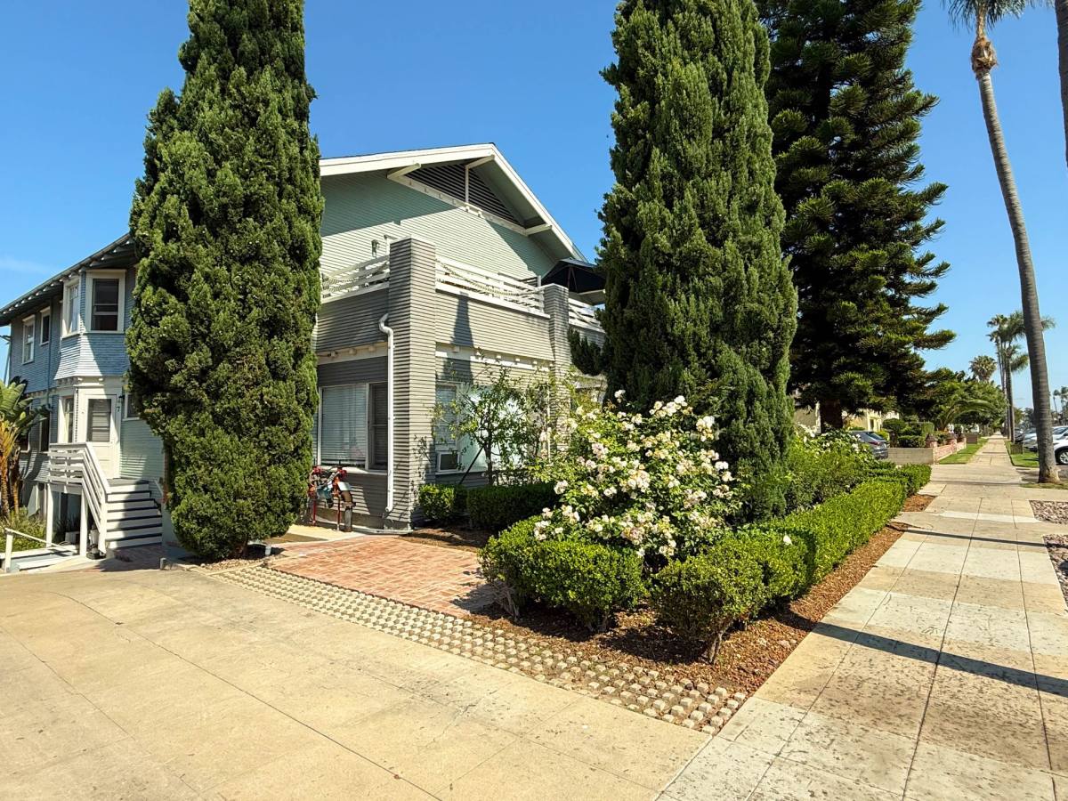 Apartment for rent at 4242 Campus Ave, San Diego, CA 92103