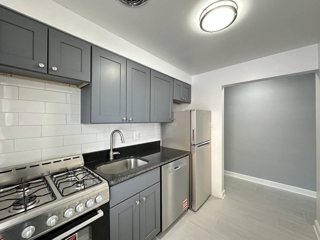 Apartment for rent at 6713 California #PNG, Chicago, IL 60645